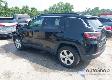 2018 Jeep Compass Latitude 4X4 из США, поврежденный, VIN 3C4NJDBB2JT114644